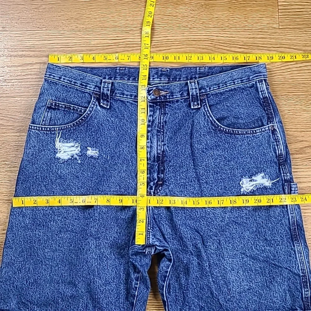 WRANGLER VINTAGE 38x8 DISTRESED DISTROYED MENS DENIM BLUE JEAN CARPENTER SHORTS